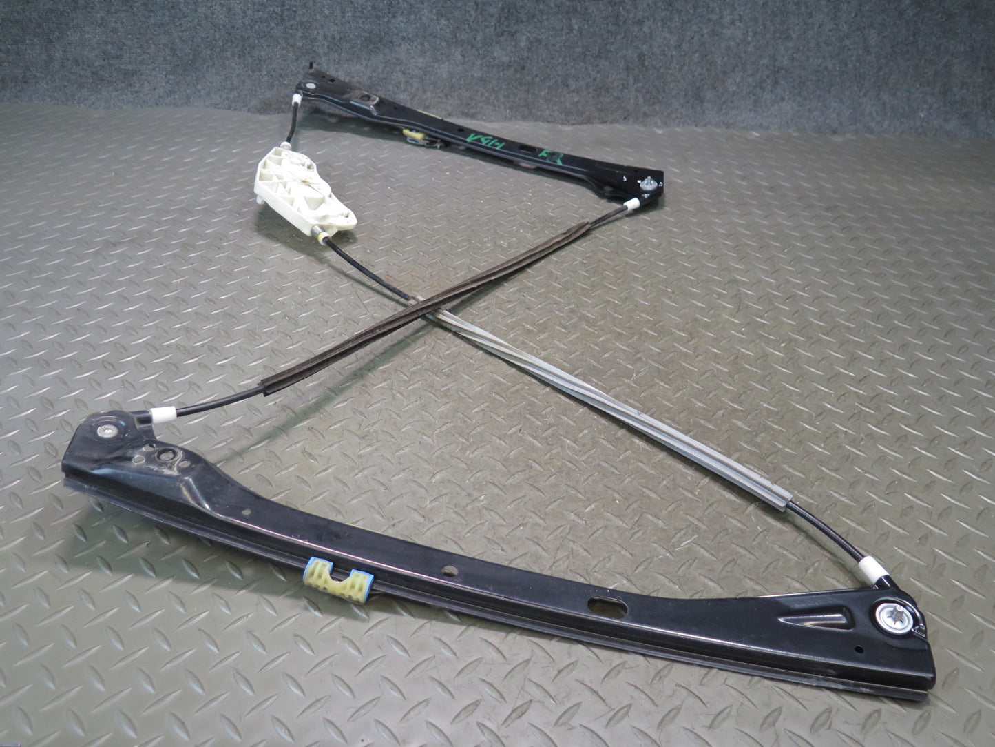 06-09 VW Golf MK5 R32 Right Door Window Regulator NO Motor OEM
