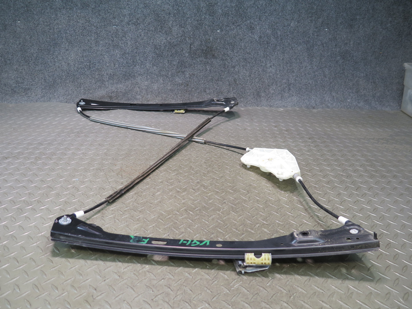 06-09 VW Golf MK5 R32 Right Door Window Regulator NO Motor OEM