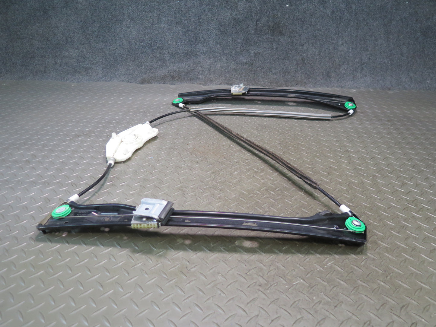 06-09 VW Golf MK5 R32 Right Door Window Regulator NO Motor OEM