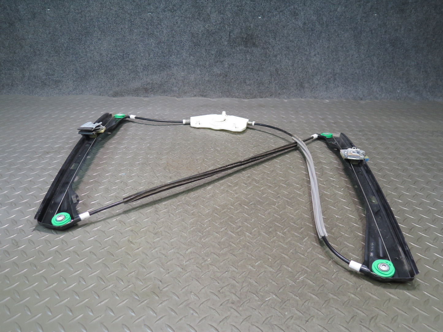 06-09 VW Golf MK5 R32 Right Door Window Regulator NO Motor OEM