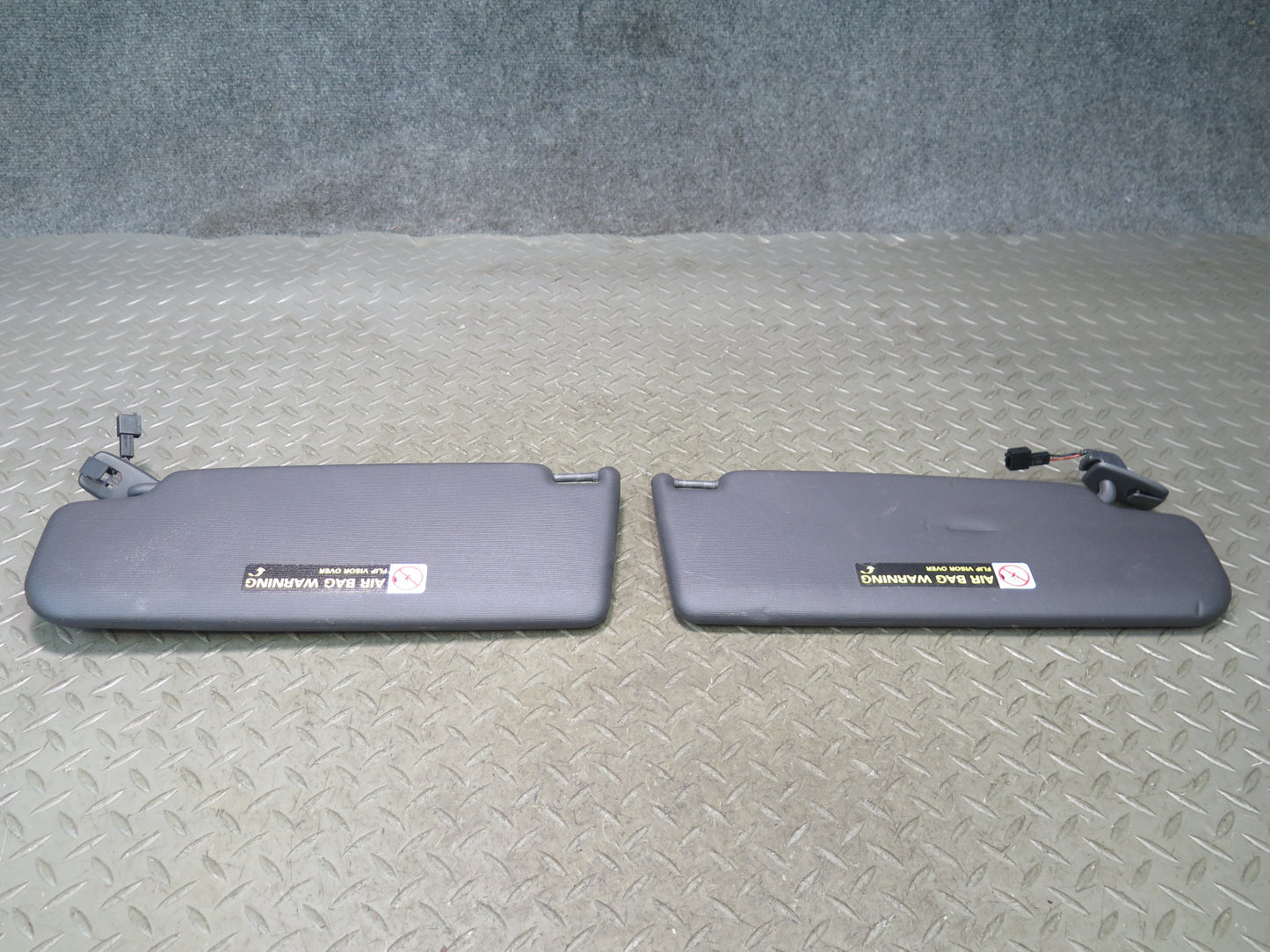 2008 VW Golf R32 Set of 2 Front Left & Right Sun Visor OEM