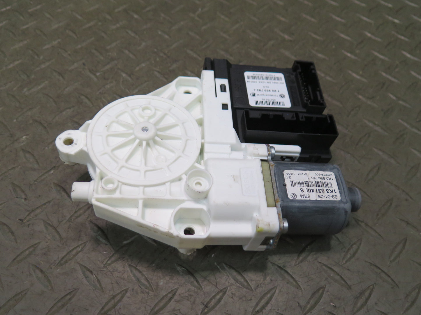 06-09 VW Golf MK5 R32 Left Door Window Regulator Motor 1K3837401S OEM
