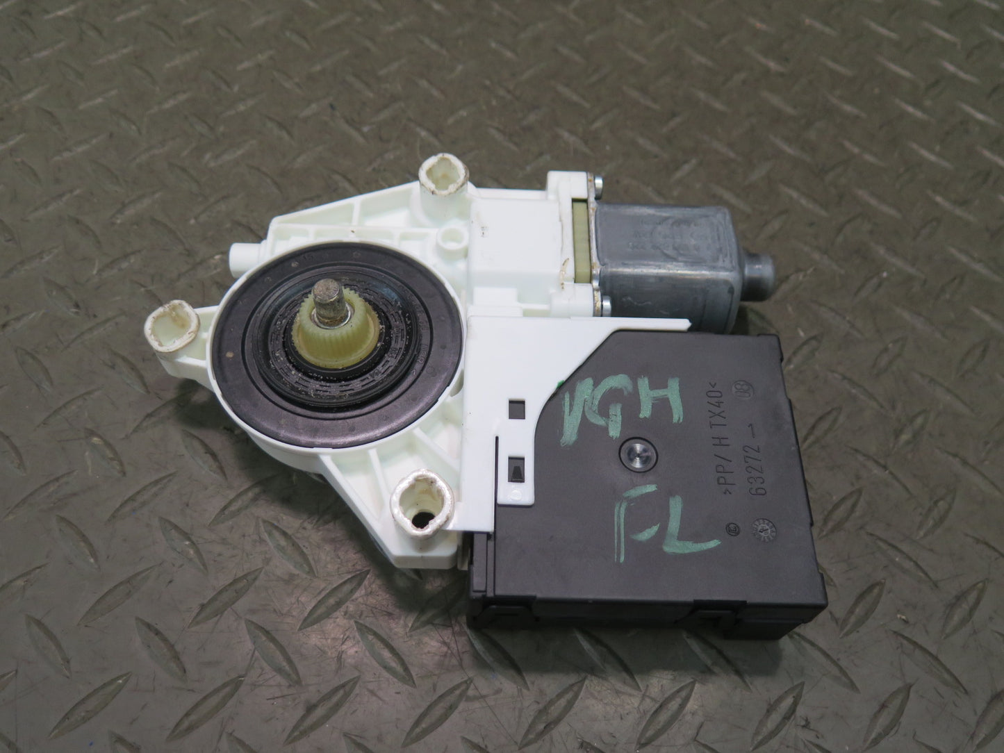06-09 VW Golf MK5 R32 Left Door Window Regulator Motor 1K3837401S OEM