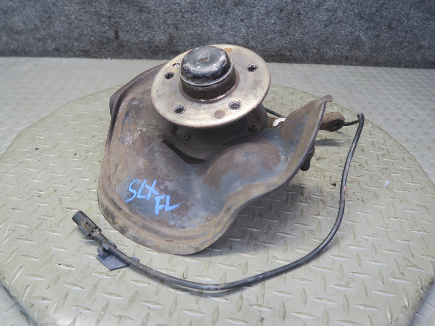 96-02 Mercedes R129 Sl-class Front Left Spindle Knuckle Wheel Hub Bearing OEM