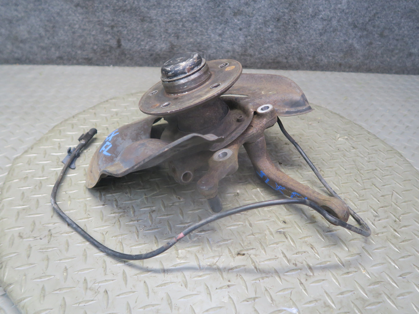 96-02 Mercedes R129 Sl-class Front Left Spindle Knuckle Wheel Hub Bearing OEM