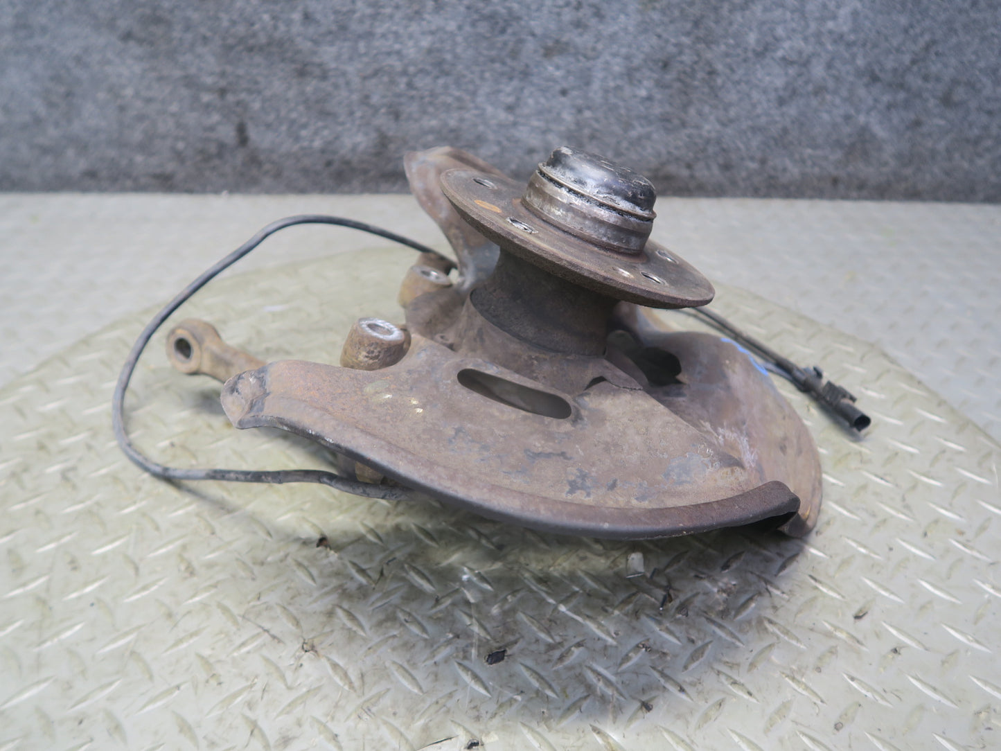 96-02 Mercedes R129 Sl-class Front Left Spindle Knuckle Wheel Hub Bearing OEM