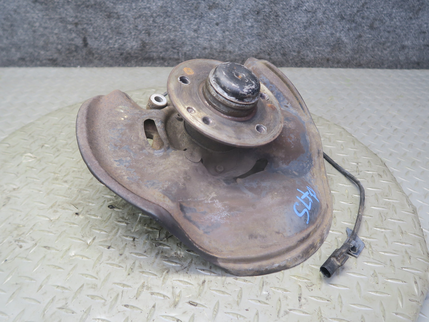 96-02 Mercedes R129 Sl-class Front Left Spindle Knuckle Wheel Hub Bearing OEM