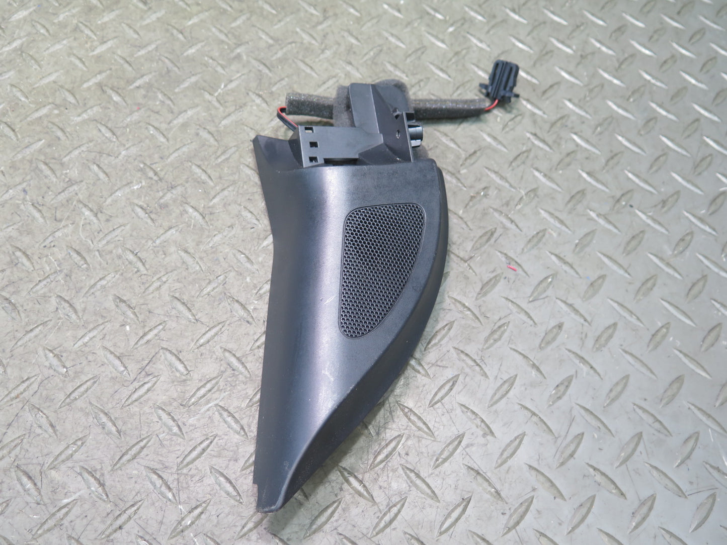 06-09 VW Golf MK5 R32 Set of 2 Front Left & Right Door Tweeter Speaker w Trimoem