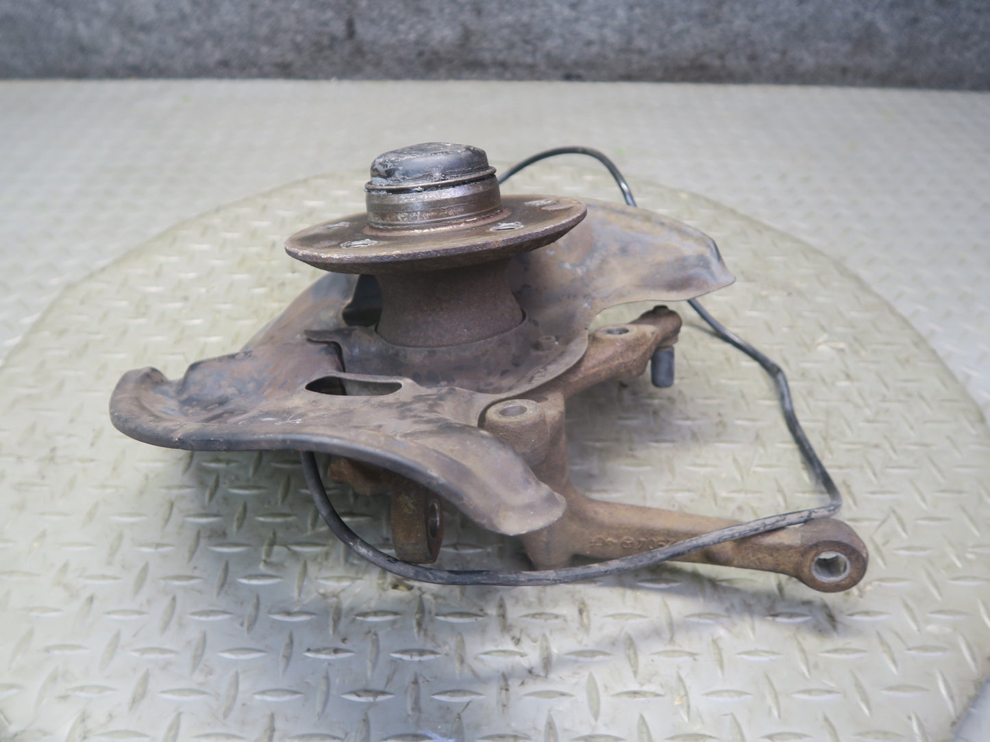 96-02 Mercedes R129 Sl-class Front Right Spindle Knuckle Wheel Hub Bearing OEM