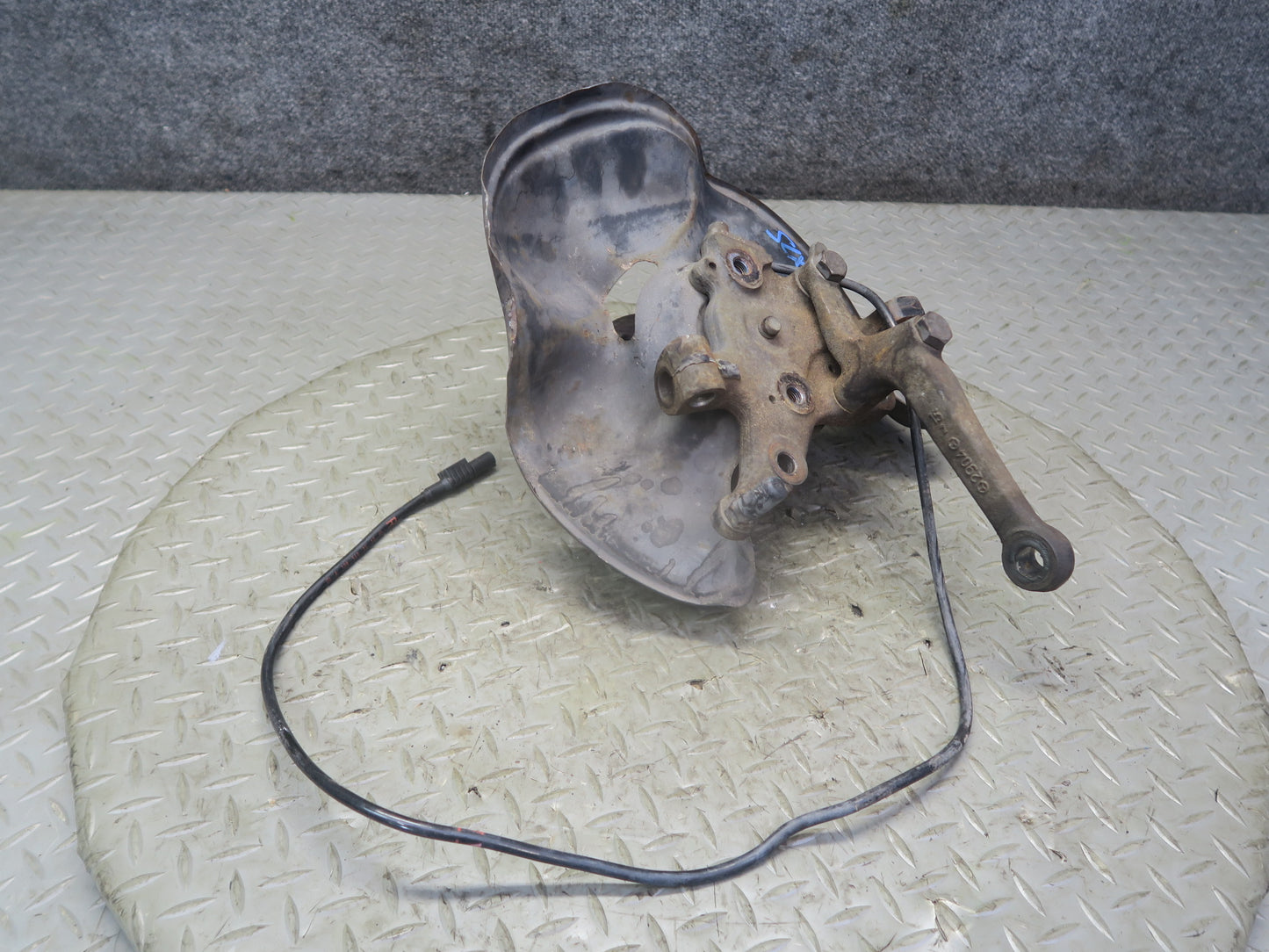 96-02 Mercedes R129 Sl-class Front Right Spindle Knuckle Wheel Hub Bearing OEM