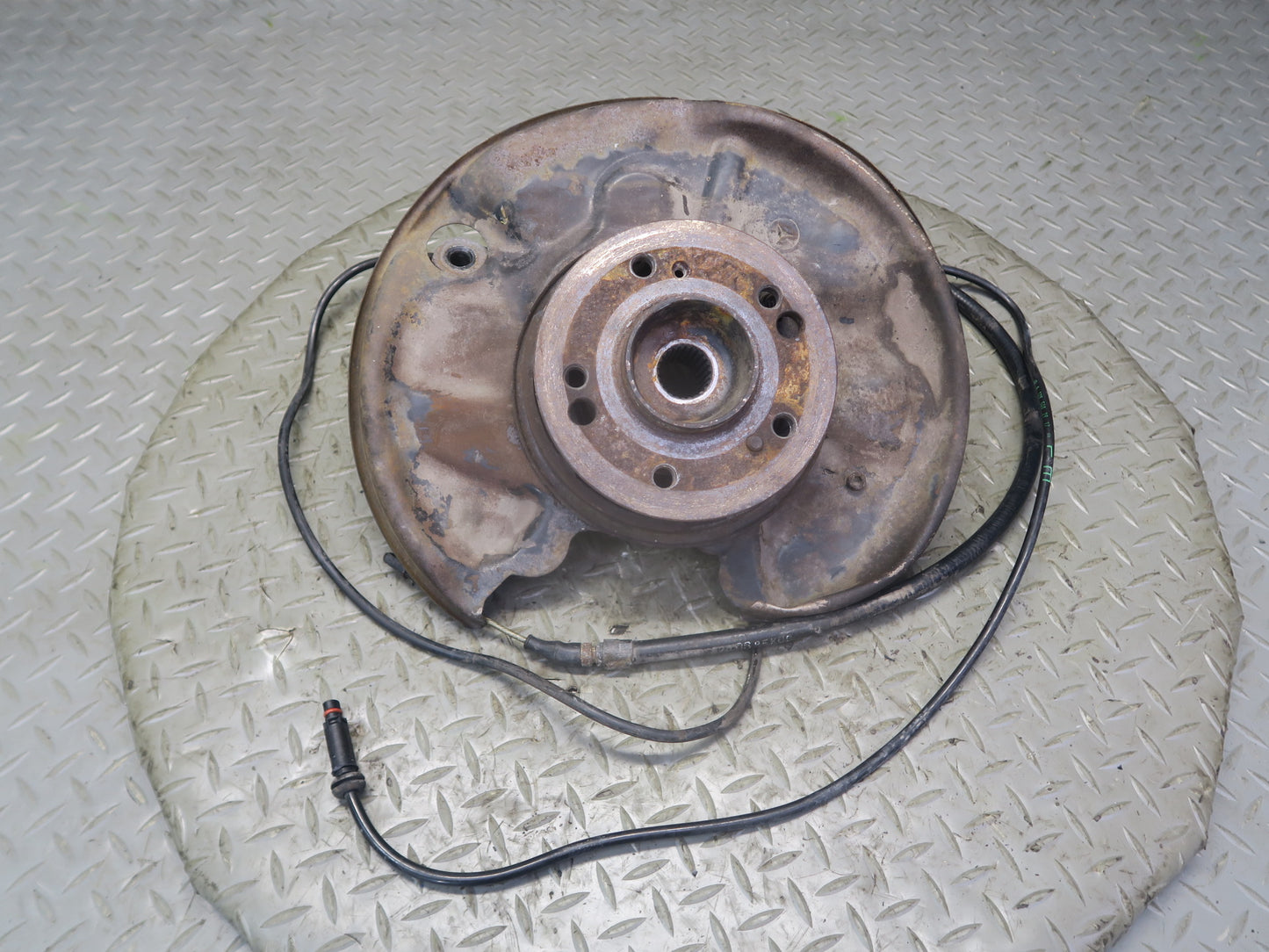 96-02 Mercedes R129 Sl-class Rear Left Spindle Knuckle Wheel Hub Bearing OEM