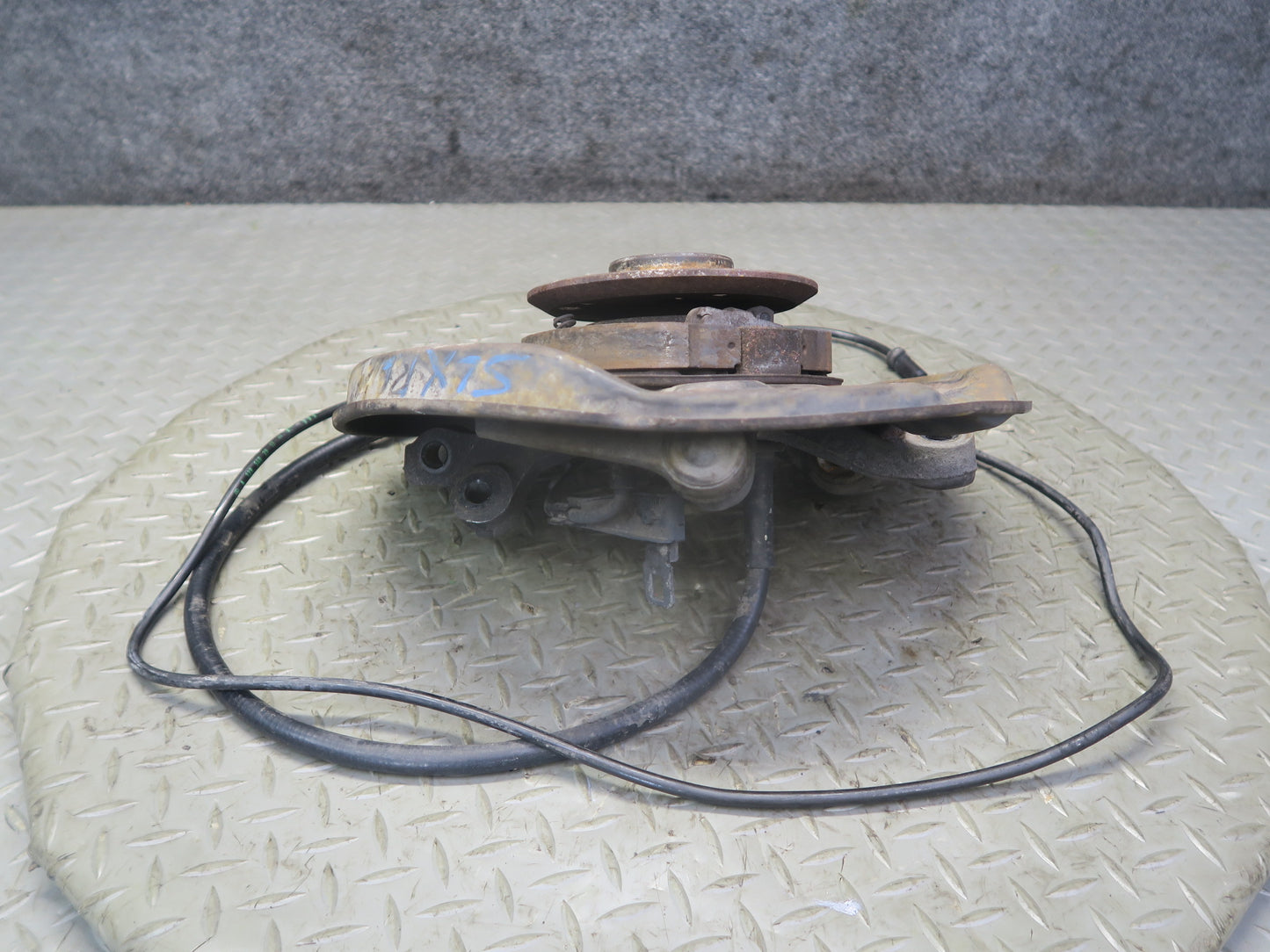 96-02 Mercedes R129 Sl-class Rear Left Spindle Knuckle Wheel Hub Bearing OEM