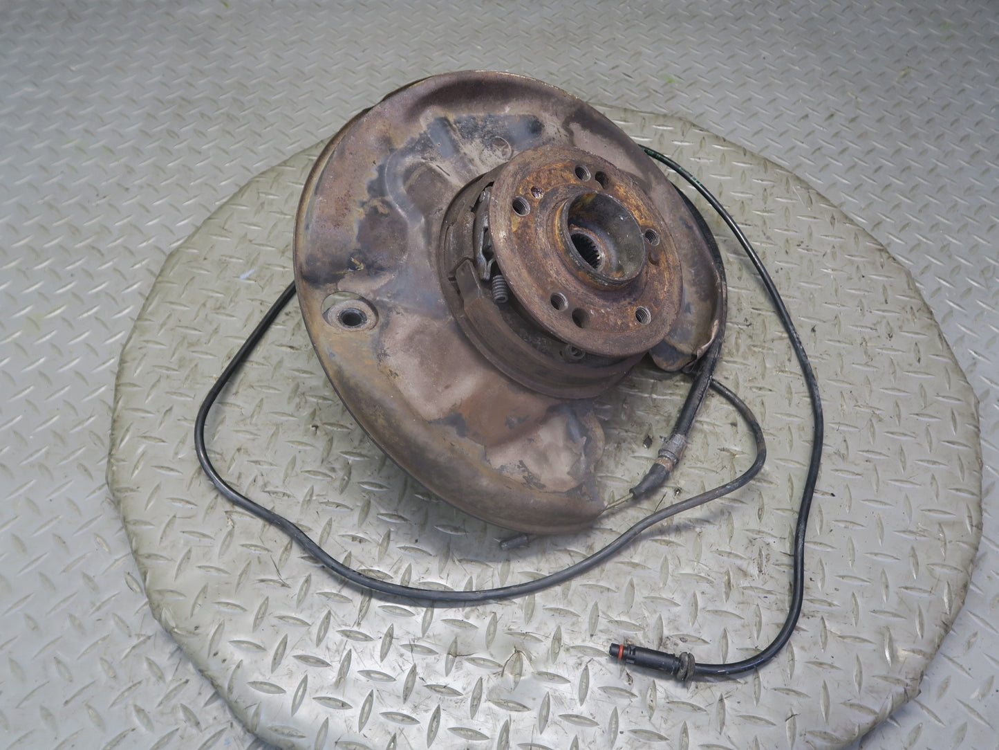 96-02 Mercedes R129 Sl-class Rear Left Spindle Knuckle Wheel Hub Bearing OEM
