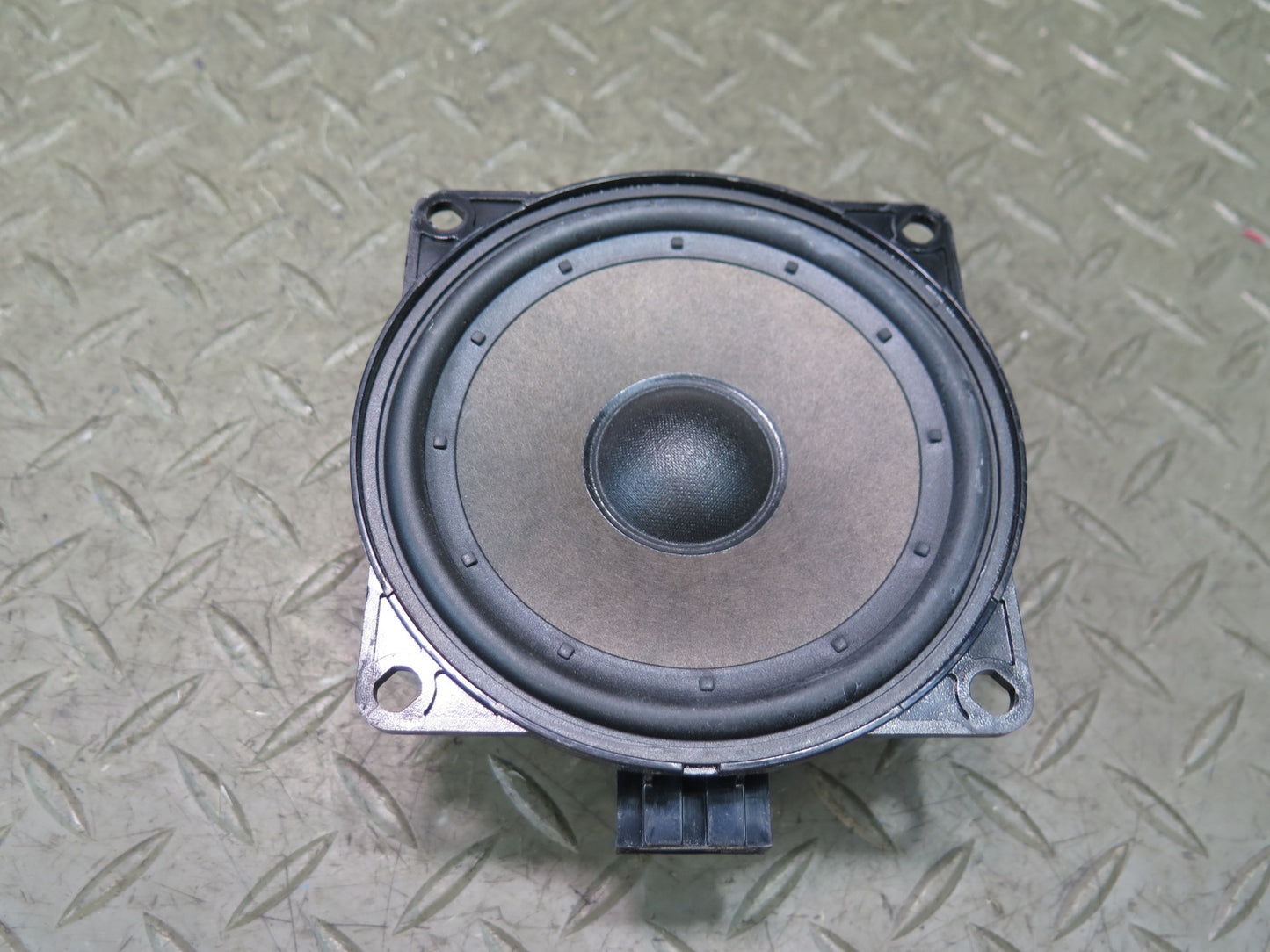 06-09 VW Golf MK5 R32 Set of 2 Left & Right Door Speaker 1K0035415 OEM