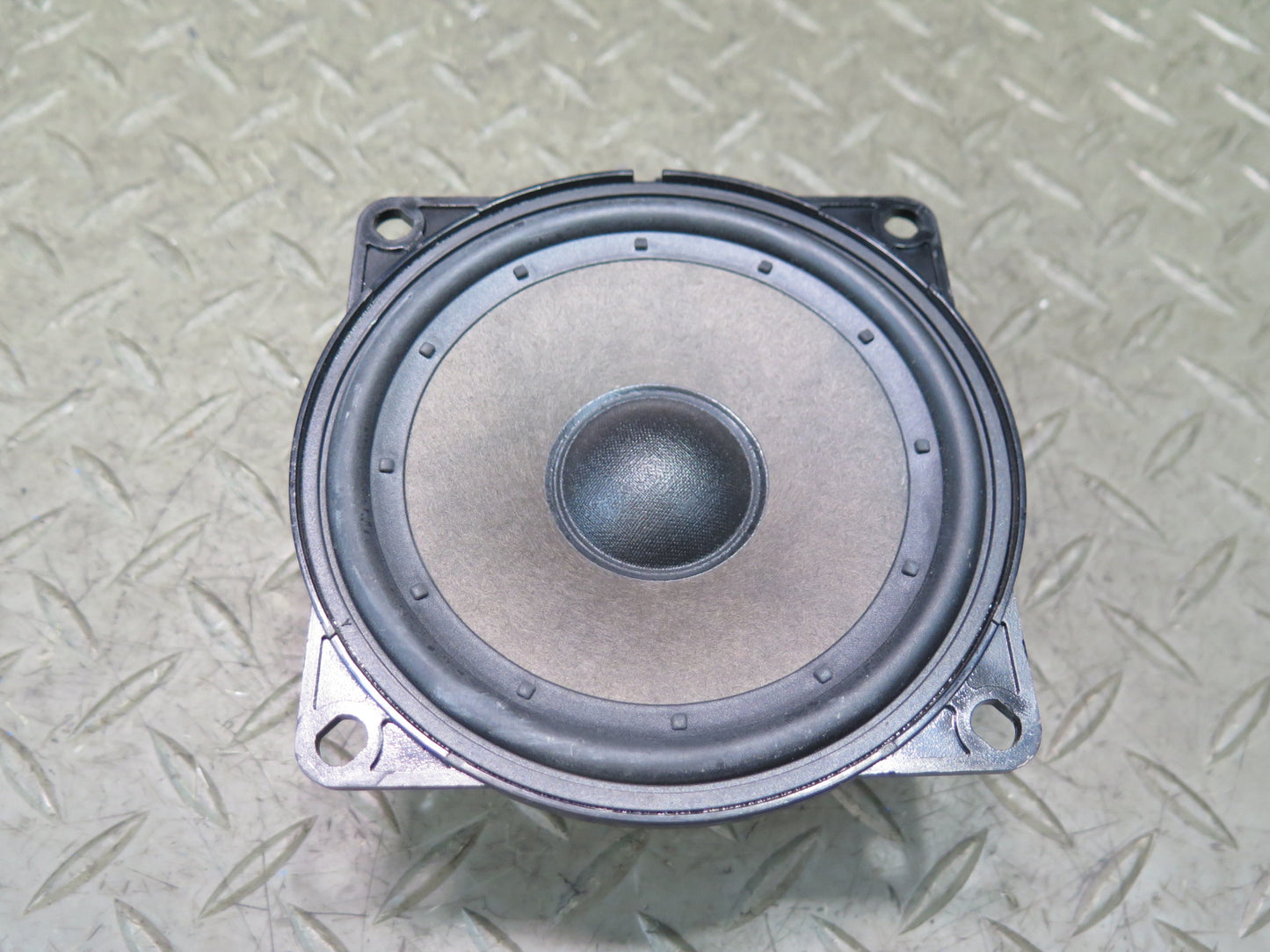 06-09 VW Golf MK5 R32 Set of 2 Left & Right Door Speaker 1K0035415 OEM