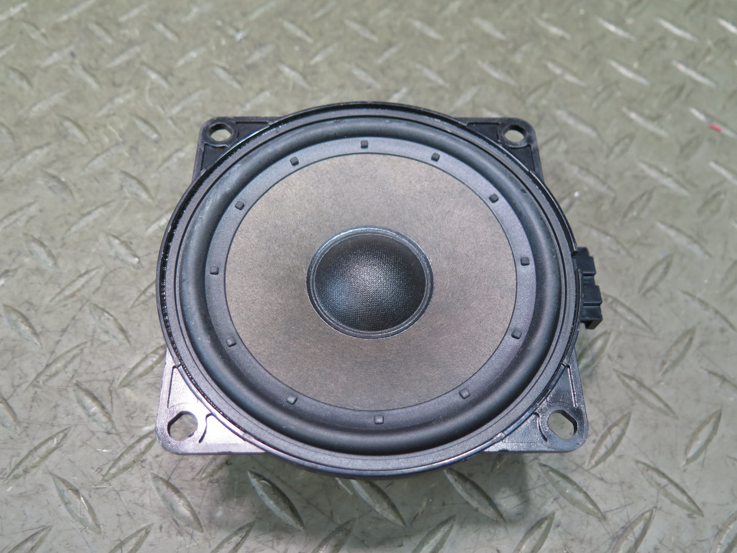 06-09 VW Golf MK5 R32 Set of 2 Left & Right Door Speaker 1K0035415 OEM