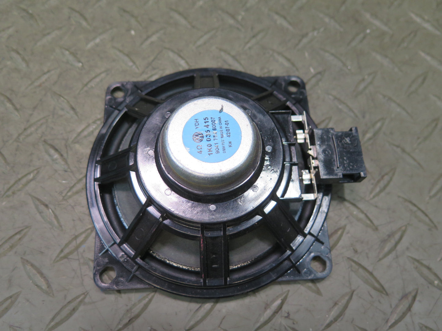 06-09 VW Golf MK5 R32 Set of 2 Left & Right Door Speaker 1K0035415 OEM