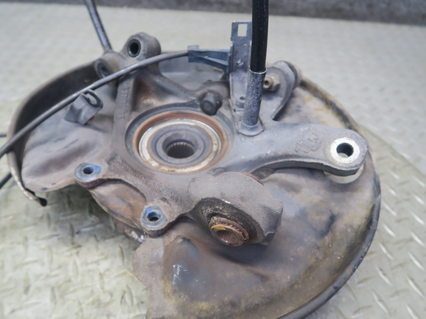 96-02 Mercedes R129 Sl-class Rear Left Spindle Knuckle Wheel Hub Bearing OEM