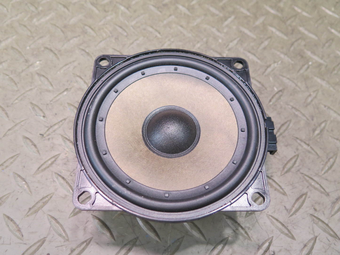 06-09 VW Golf MK5 R32 Set of 2 Left & Right Door Speaker 1K0035415 OEM