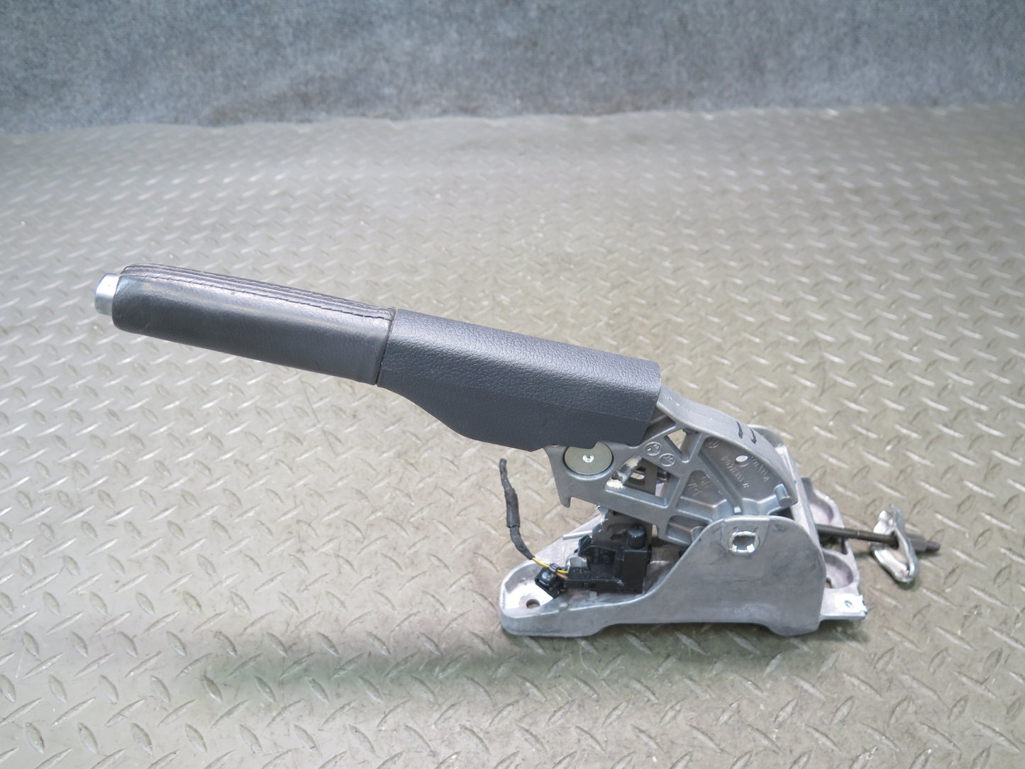 06-09 VW Golf MK5 R32 Emergency Parking Hand Brake Handle OEM