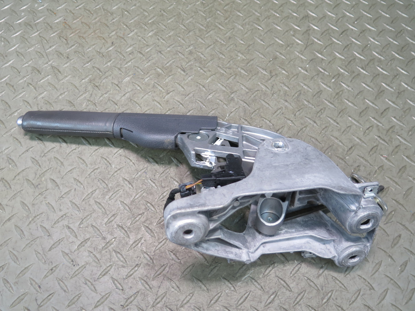 06-09 VW Golf MK5 R32 Emergency Parking Hand Brake Handle OEM