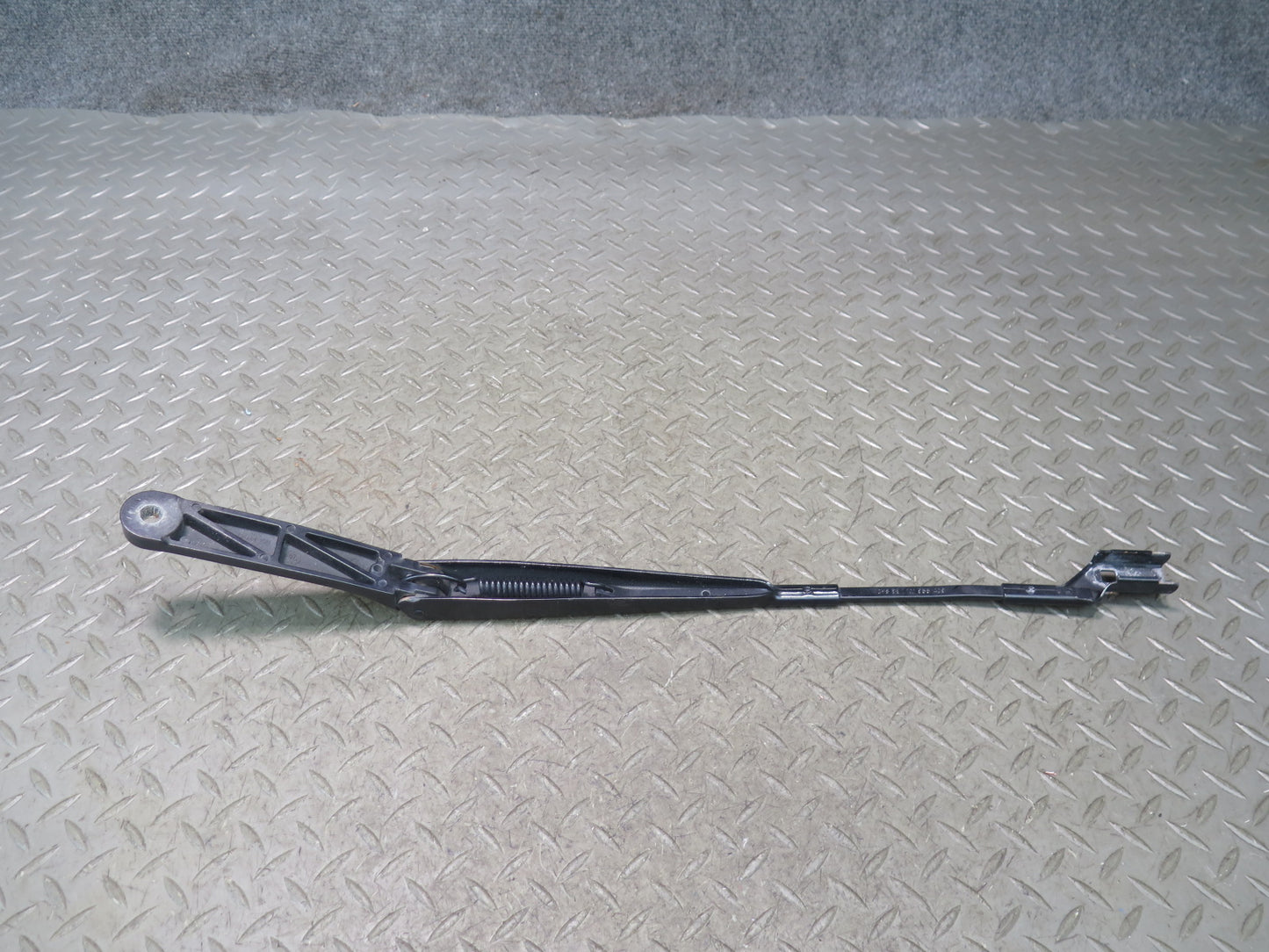 06-09 VW Golf MK5 R32 Set of 2 Front Left & Right Windshield Wiper Arm OEM