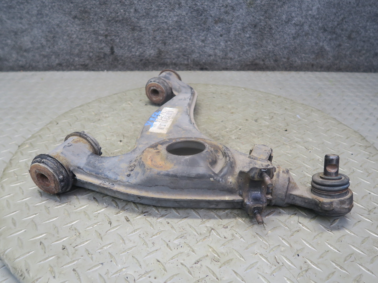 96-98 Mercedes R129 Sl-class Set of 2 Front Suspension Lower Control Arm OEM
