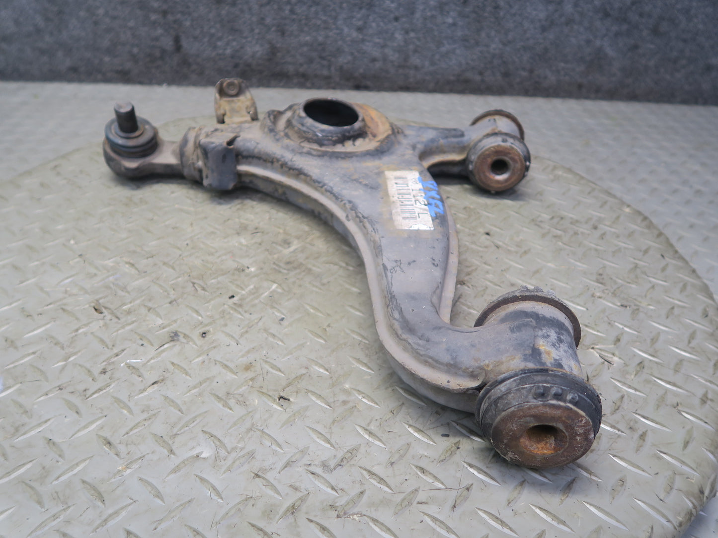 96-98 Mercedes R129 Sl-class Set of 2 Front Suspension Lower Control Arm OEM