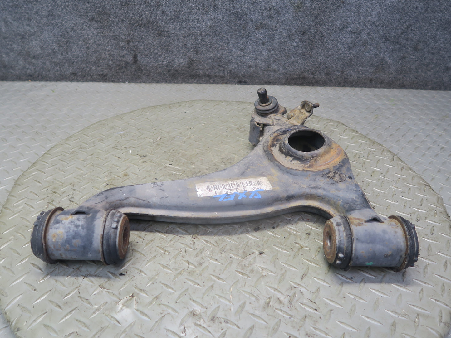 96-98 Mercedes R129 Sl-class Set of 2 Front Suspension Lower Control Arm OEM