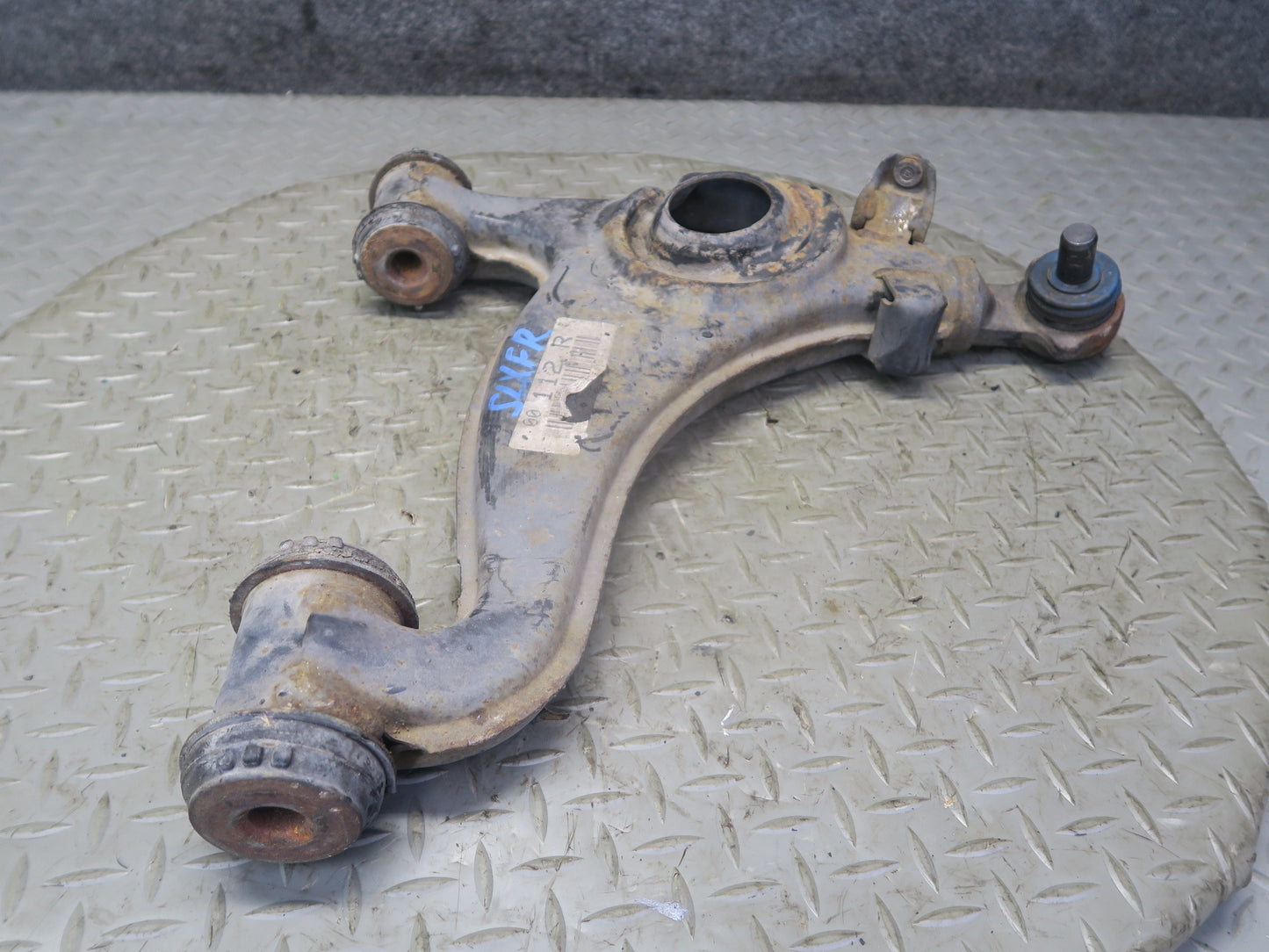 96-98 Mercedes R129 Sl-class Set of 2 Front Suspension Lower Control Arm OEM