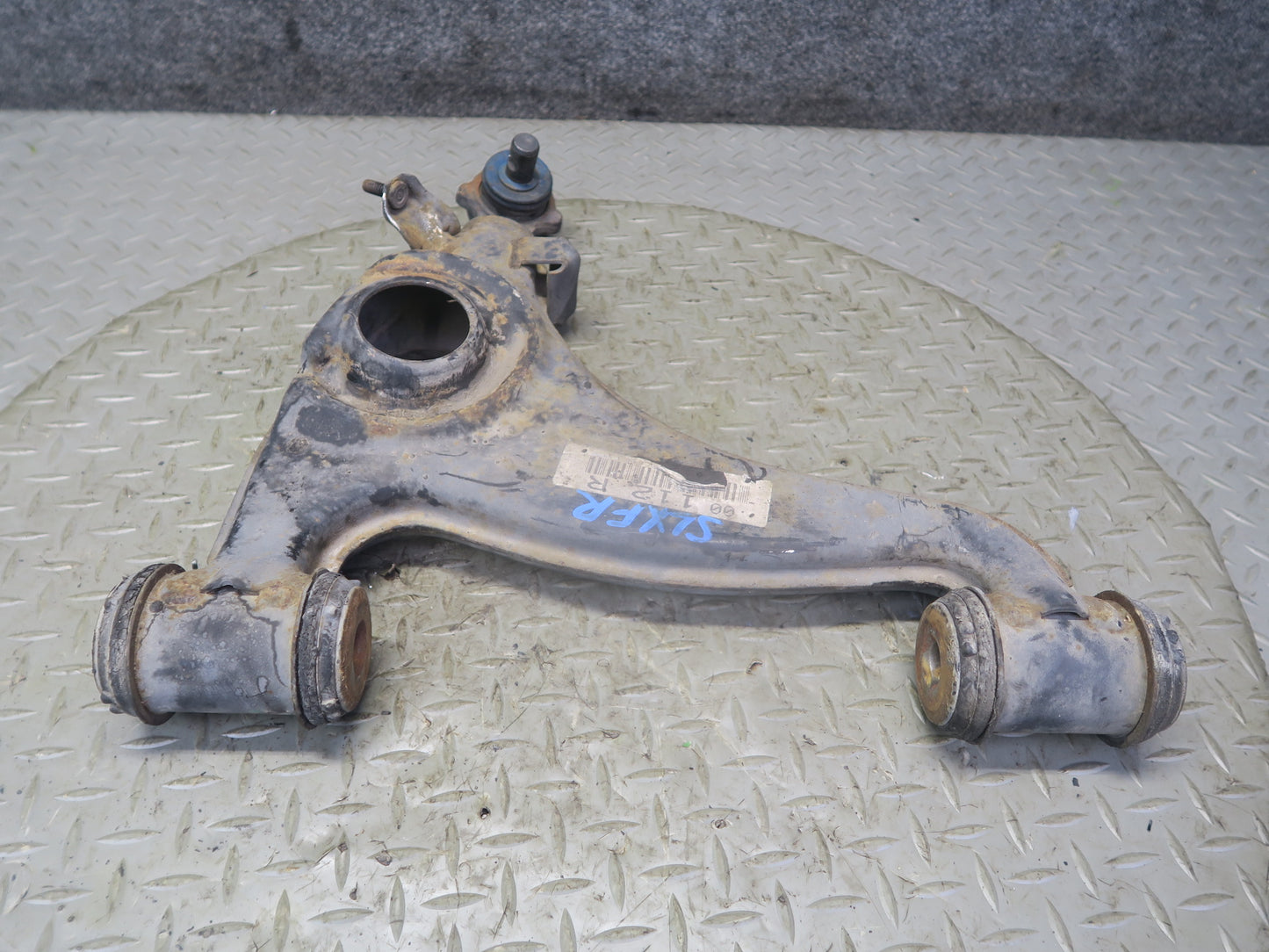 96-98 Mercedes R129 Sl-class Set of 2 Front Suspension Lower Control Arm OEM