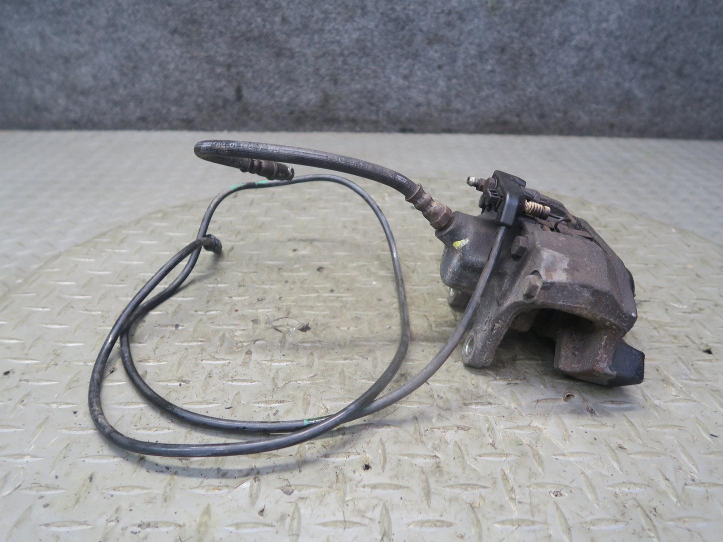 96-98 Mercedes R129 Sl-class Set of 2 Rear Left & Right Brake Caliper OEM