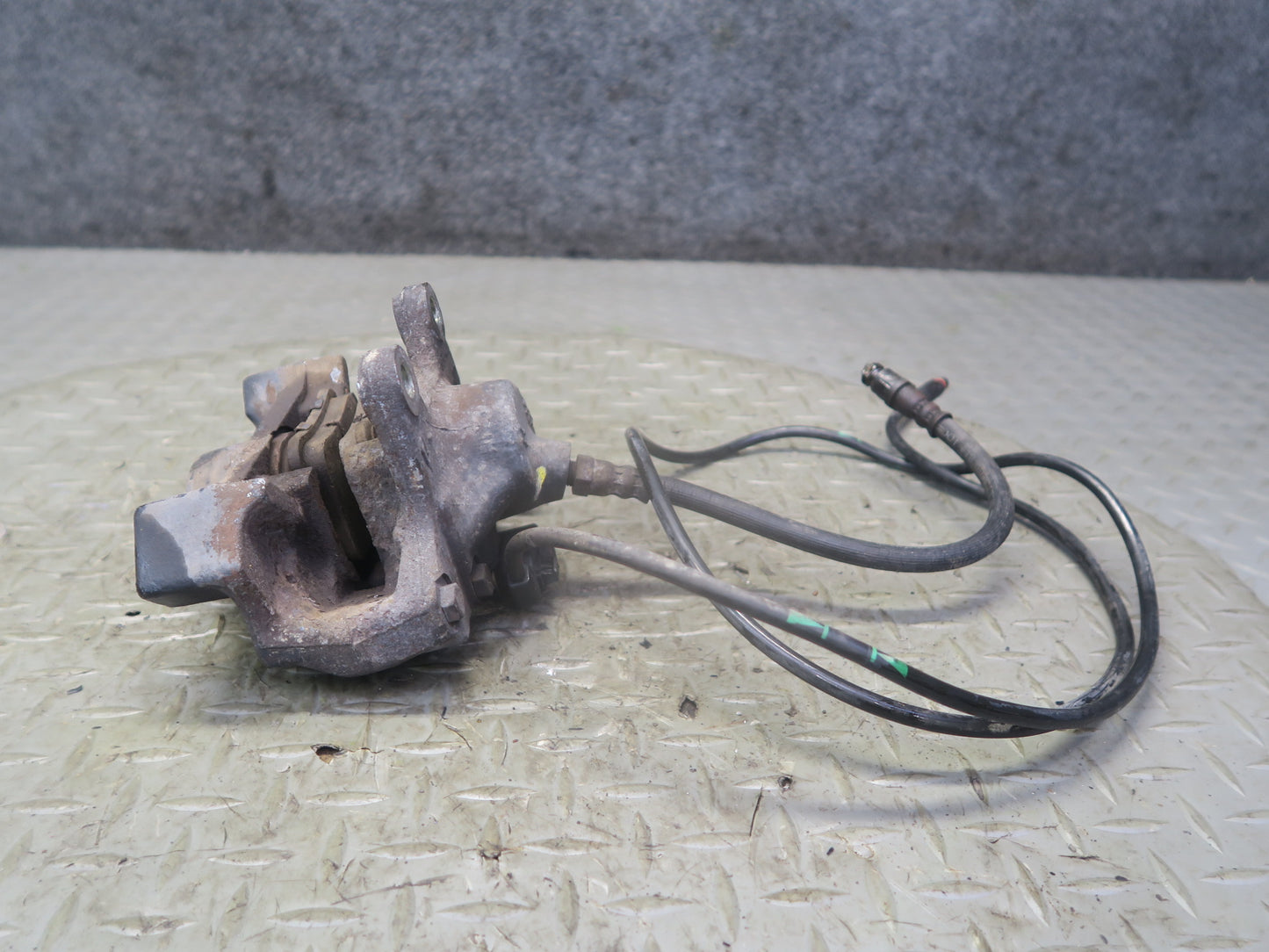 96-98 Mercedes R129 Sl-class Set of 2 Rear Left & Right Brake Caliper OEM