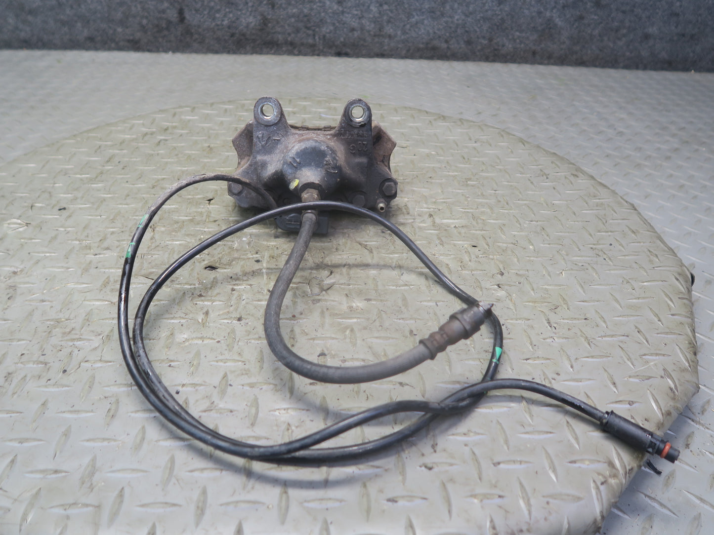 96-98 Mercedes R129 Sl-class Set of 2 Rear Left & Right Brake Caliper OEM