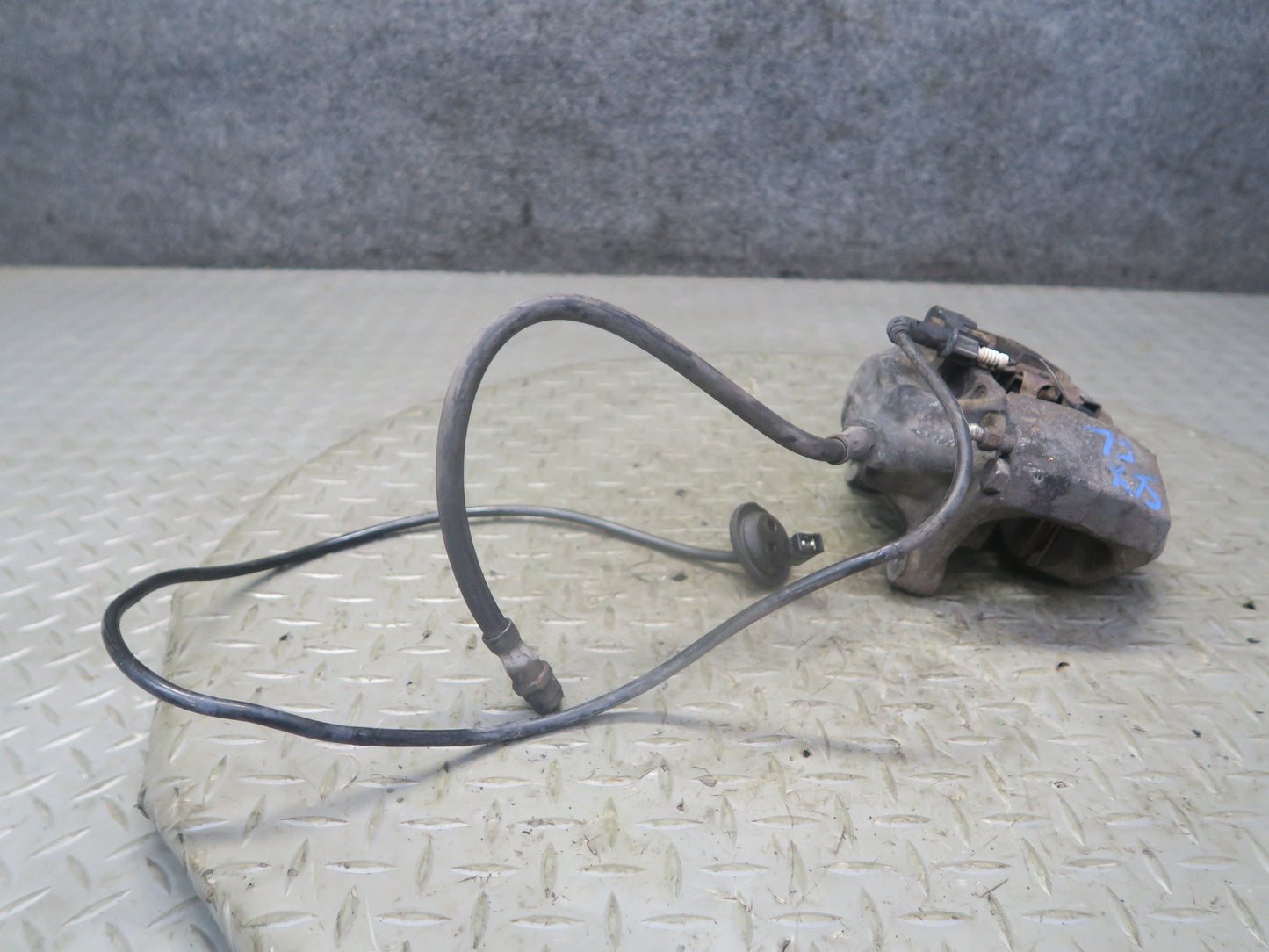 96-98 Mercedes R129 Sl-class Set of 2 Front Left & Right Brake Caliper OEM