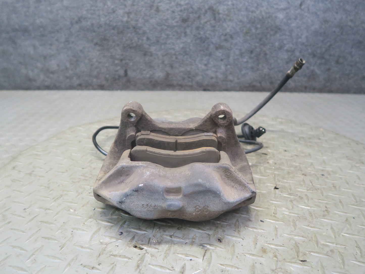 96-98 Mercedes R129 Sl-class Set of 2 Front Left & Right Brake Caliper OEM