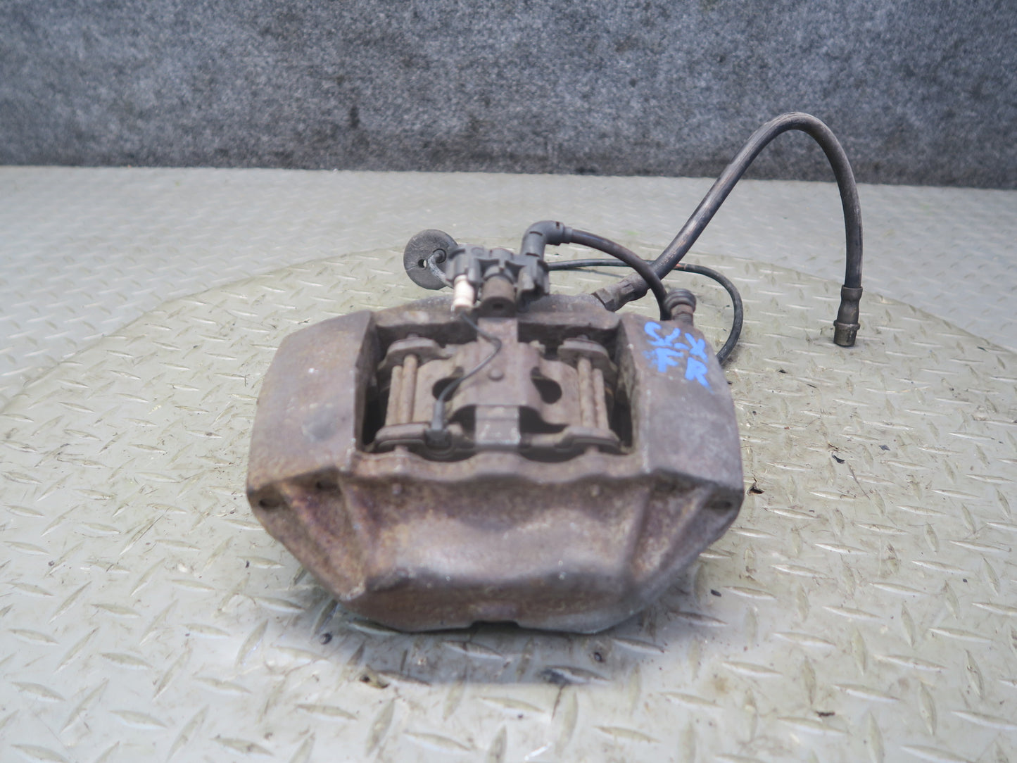 96-98 Mercedes R129 Sl-class Set of 2 Front Left & Right Brake Caliper OEM