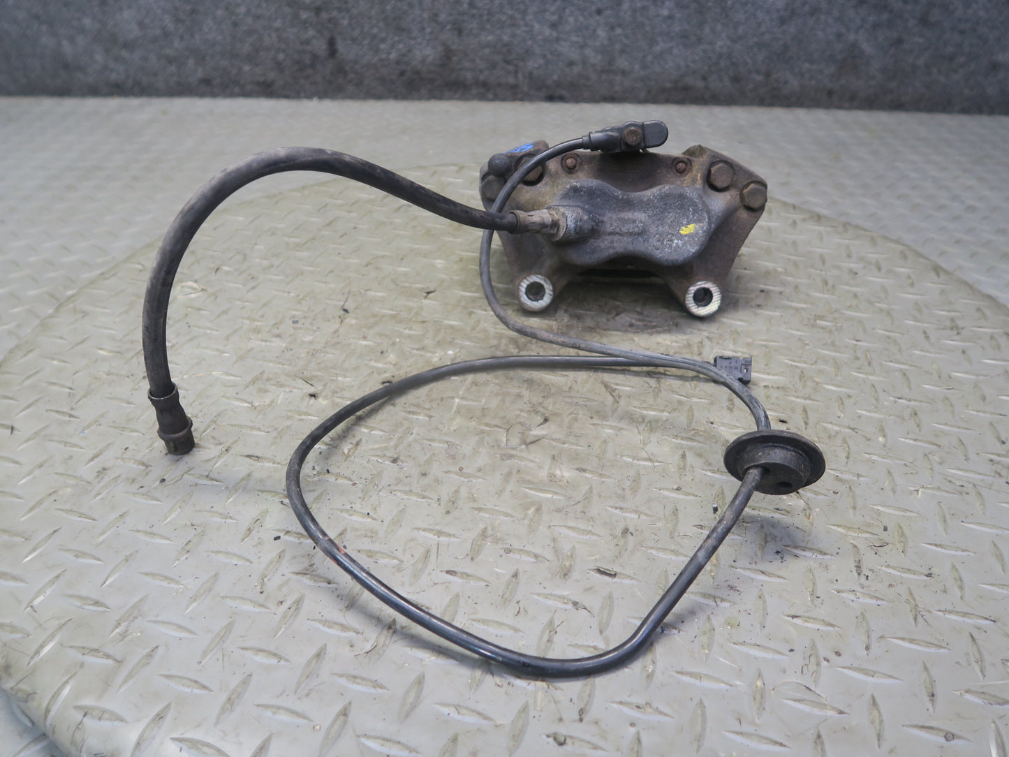 96-98 Mercedes R129 Sl-class Set of 2 Front Left & Right Brake Caliper OEM