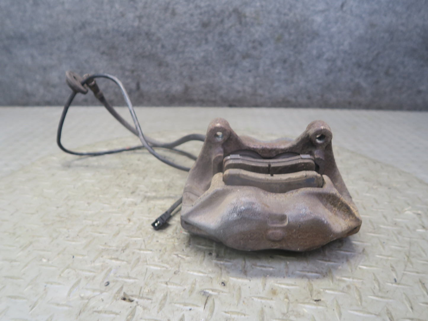 96-98 Mercedes R129 Sl-class Set of 2 Front Left & Right Brake Caliper OEM