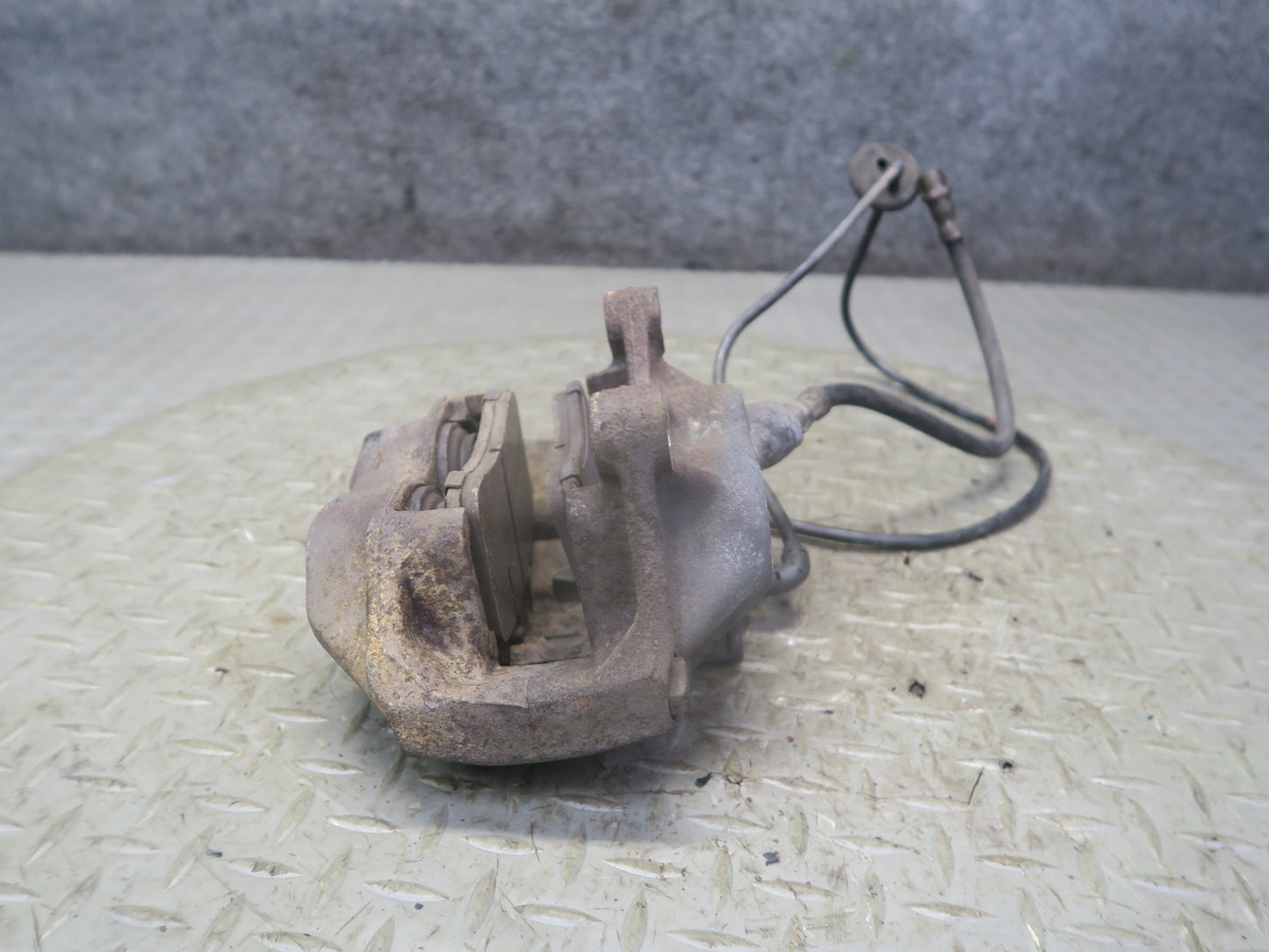96-98 Mercedes R129 Sl-class Set of 2 Front Left & Right Brake Caliper OEM
