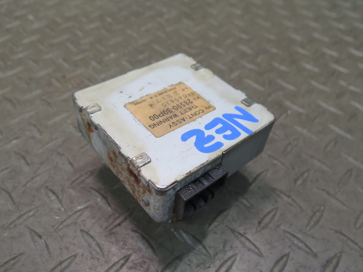 90-93 Nissan Z32 300ZX Theft Warning Control Module 28590-30P00 OEM
