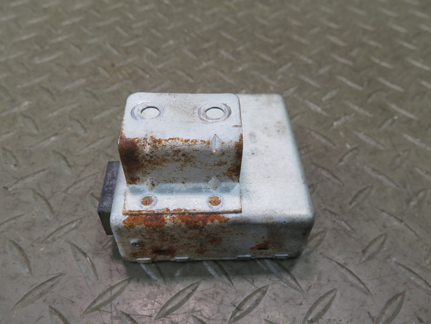 90-93 Nissan Z32 300ZX Theft Warning Control Module 28590-30P00 OEM