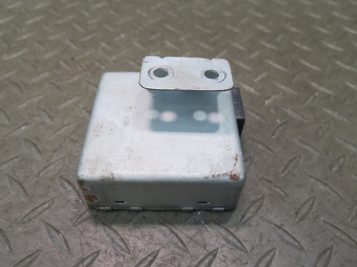 90-93 Nissan Z32 300ZX Theft Warning Control Module 28590-30P00 OEM