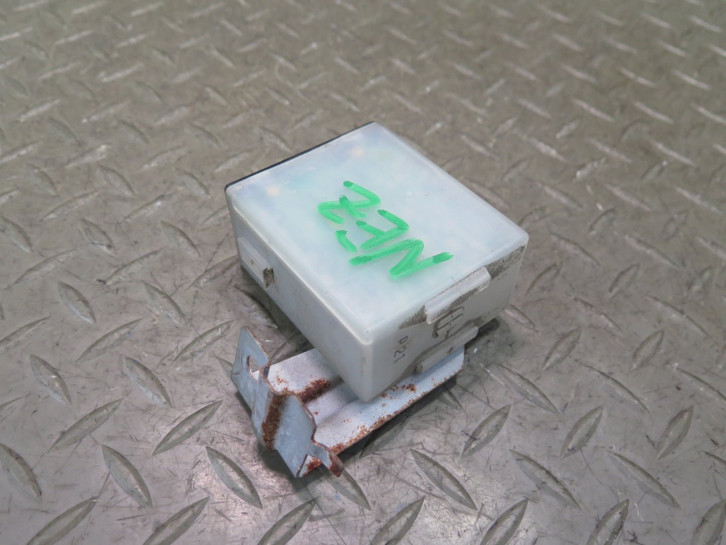 90-96 Nissan Z32 300ZX Antenna Relay Control Module Unit OEM