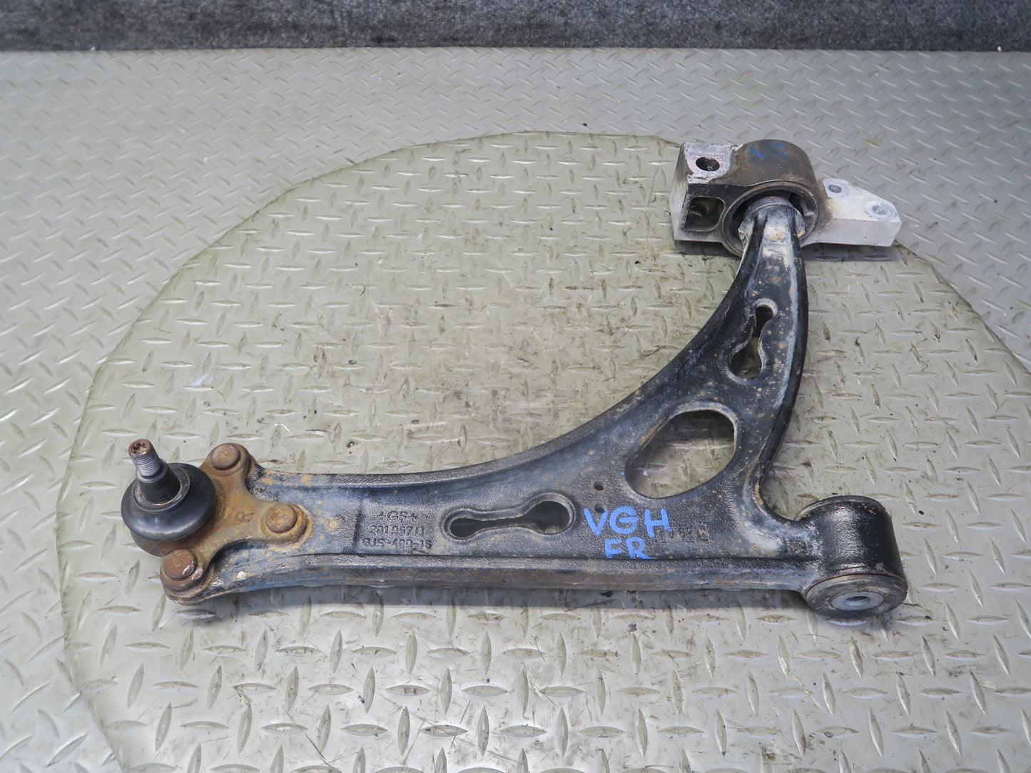 06-09 VW Golf MK5 R32 Front Right Suspension Lower Control Arm