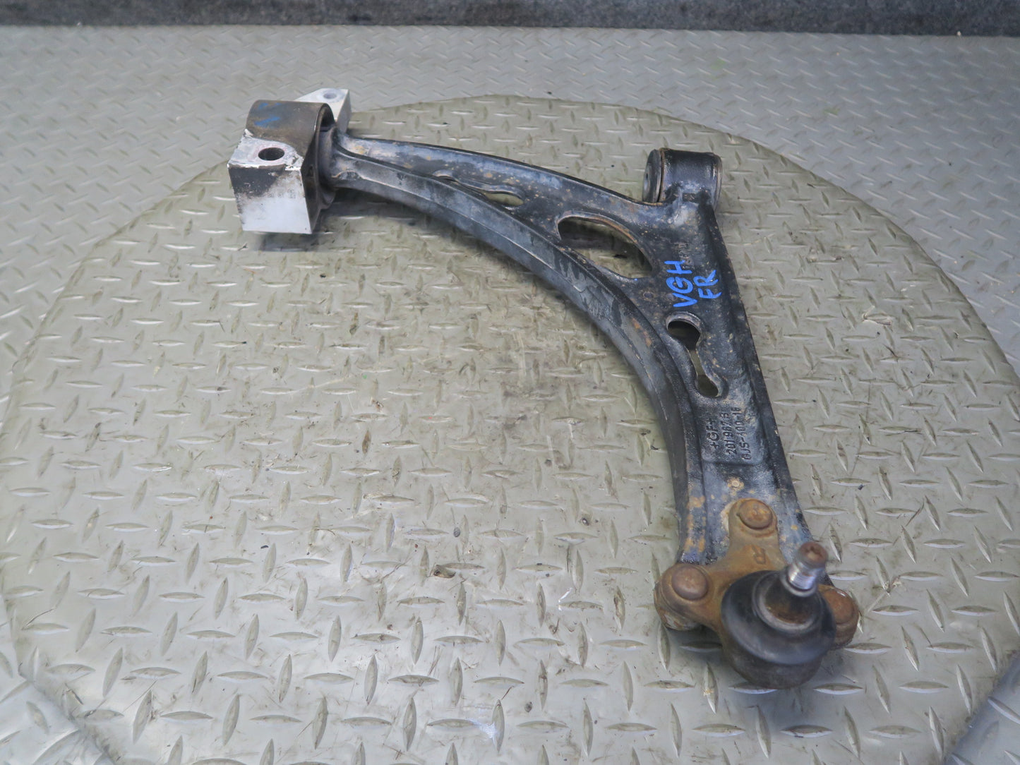 06-09 VW Golf MK5 R32 Front Right Suspension Lower Control Arm