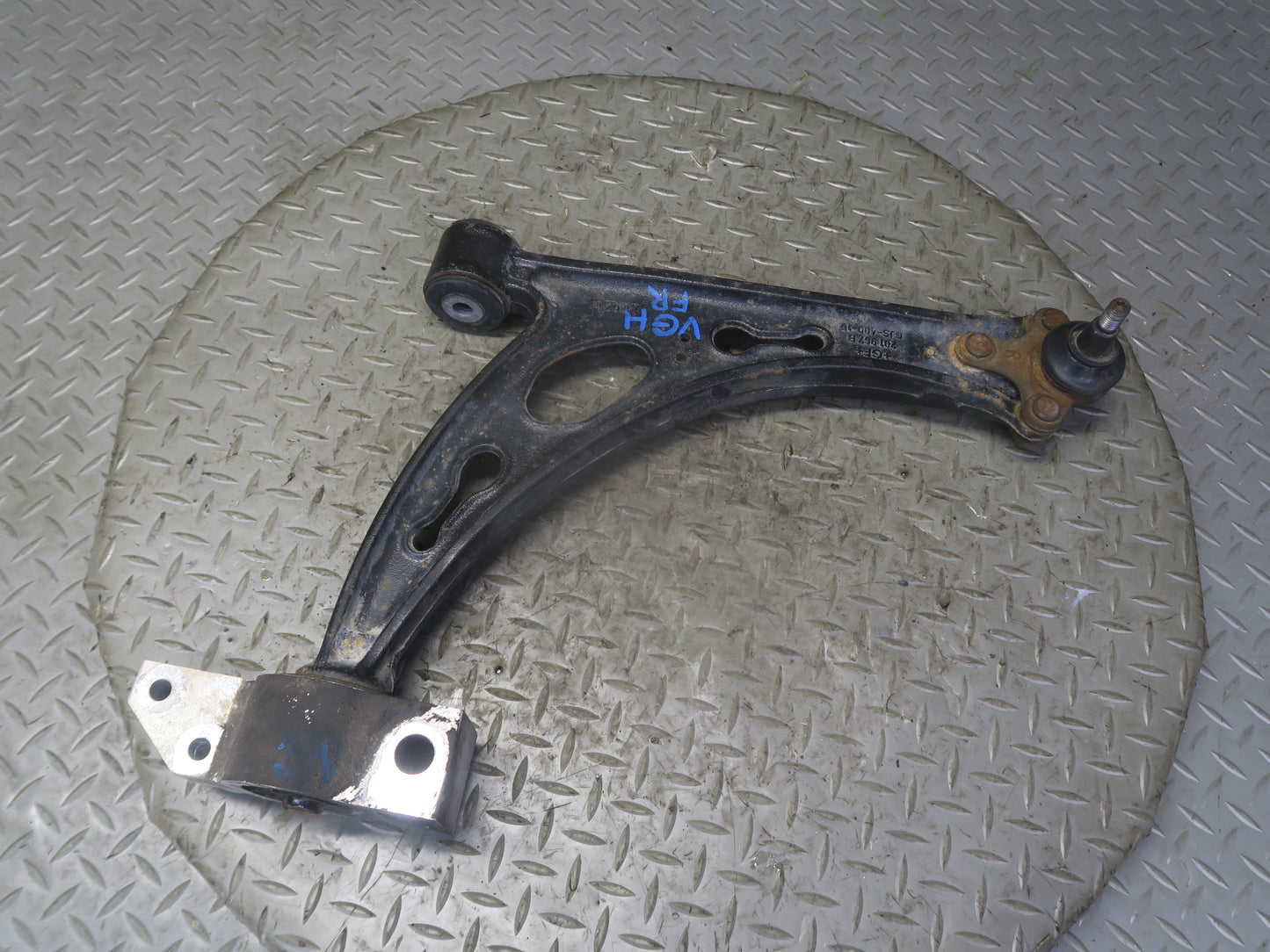 06-09 VW Golf MK5 R32 Front Right Suspension Lower Control Arm
