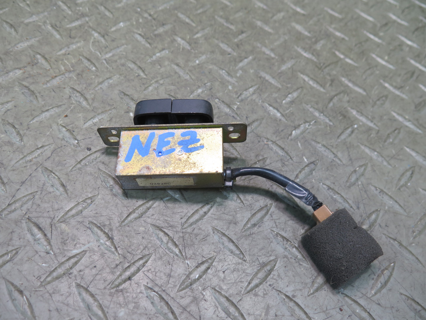 93-96 Nissan 300ZX Z32 Convertible Soft TOP Release Switch Button OEM