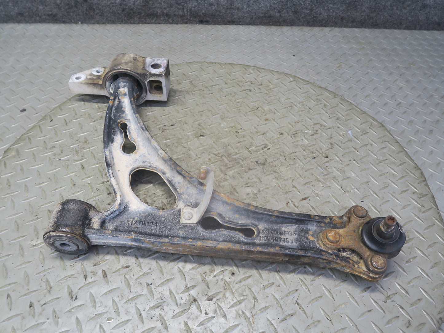 06-09 VW Golf MK5 R32 Front Left Suspension Lower Control Arm 1K0407153G
