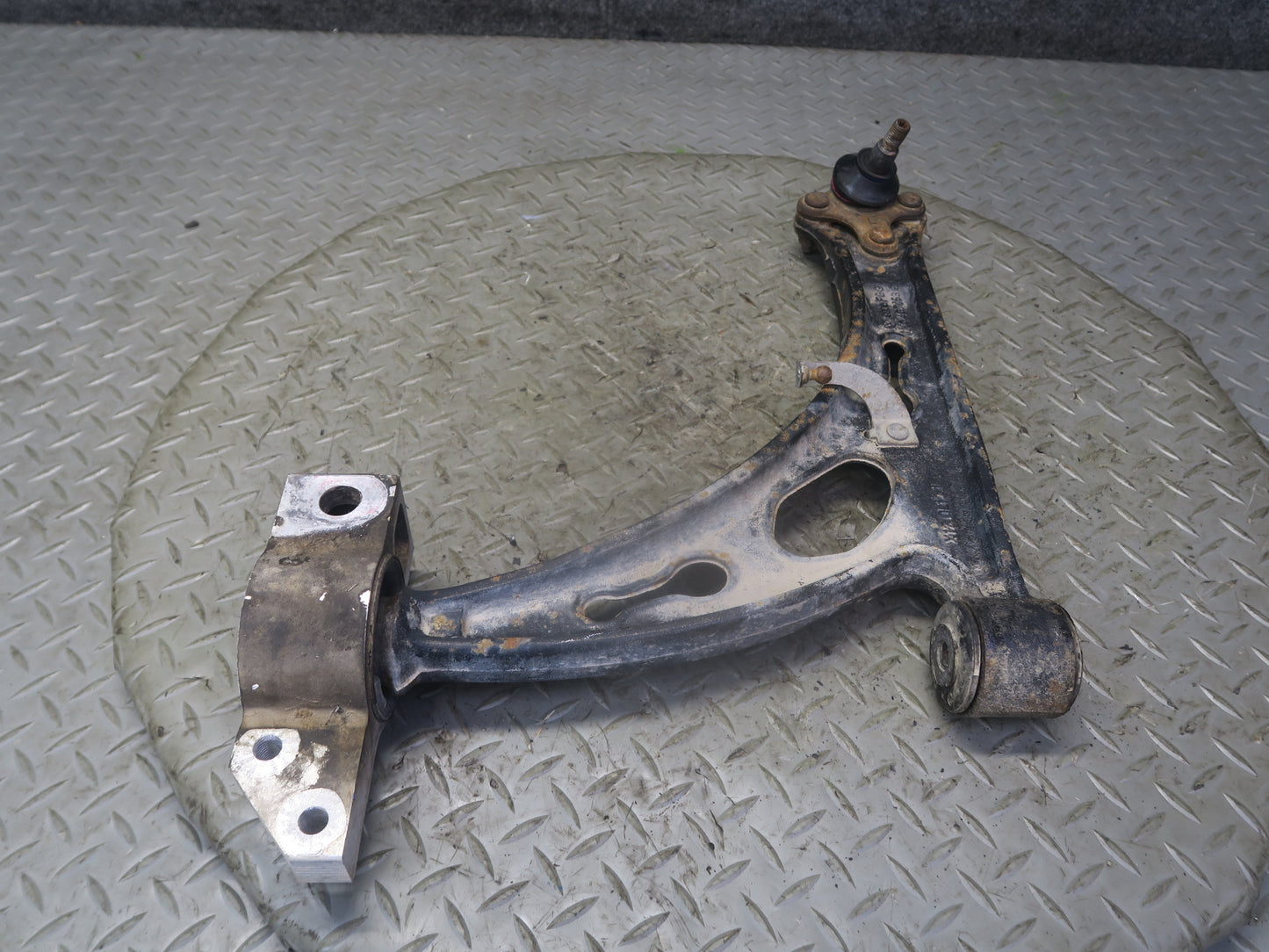 06-09 VW Golf MK5 R32 Front Left Suspension Lower Control Arm 1K0407153G